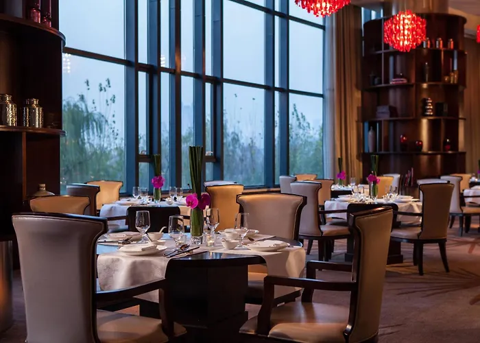 Renaissance Tianjin Lakeview Hotel